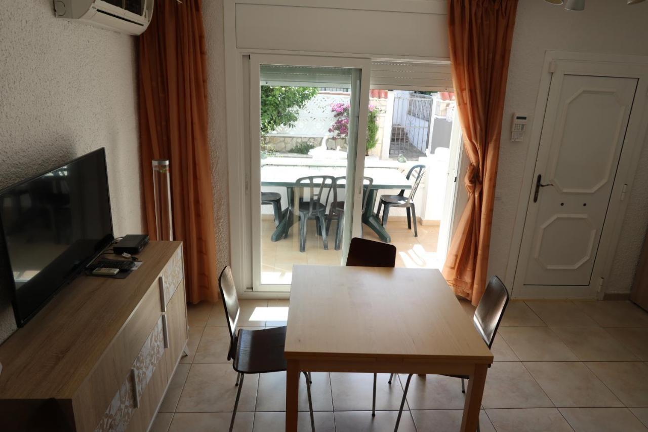 Orlina Appartement Empuriabrava Buitenkant foto